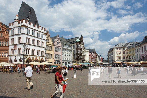 Hauptmarkt mit Steipe  Trier  Rheinland-Pfalz  Deutschland
