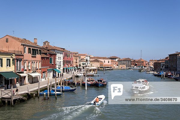 Boote auf den Canale Grande  Murano  Italien  Erhöhte Ansicht