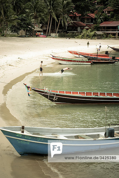 Boote am Strand von Ko Phangan Thailand