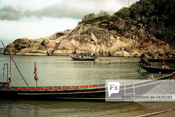 Boote an der Küste von Ko Phangan Thailand