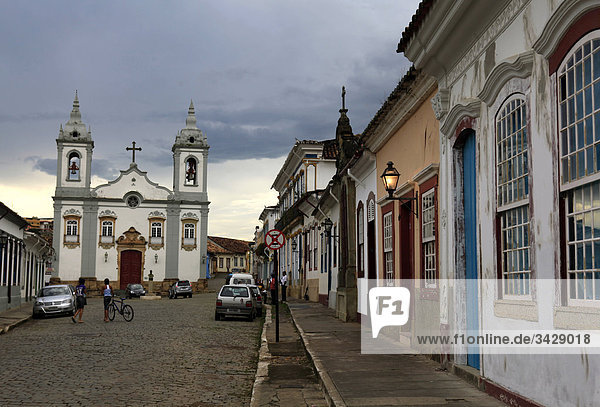 Blick auf eine Kirche in Sao Joao del Rei  Minas Gerais  Brasilien