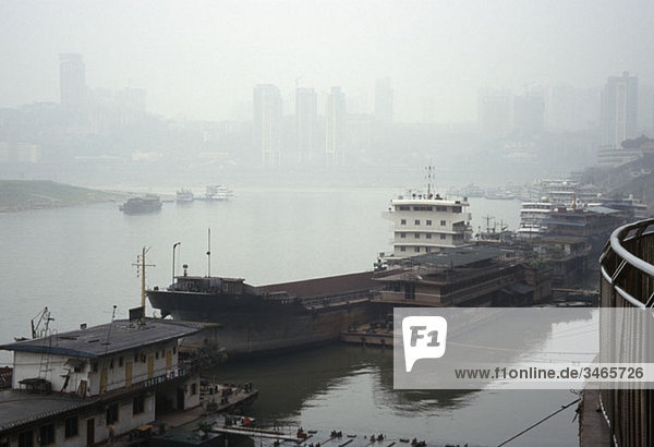Boote im Hafen  Gelber Fluss  Chongqing  China