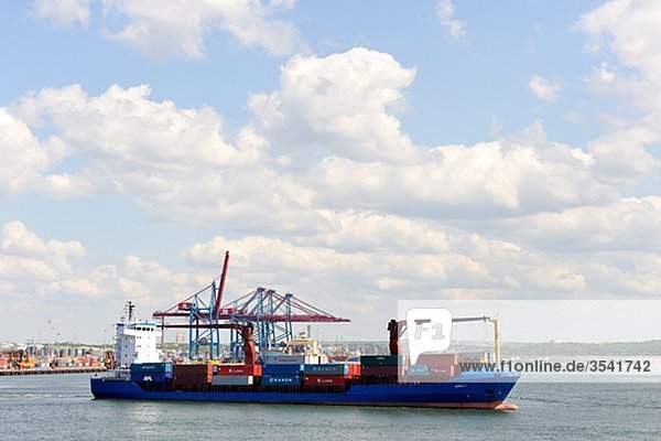 Skandinavien Schweden Göteborg Cargo Schiff im Meer