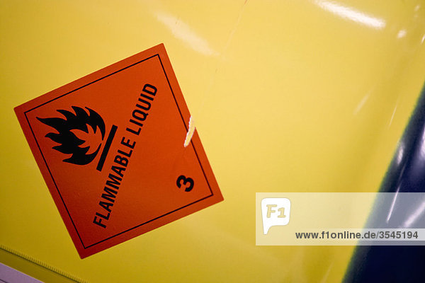 Gewebebeschichtungsanlage brennbares Warnschild auf der Seite der Metalltrommel