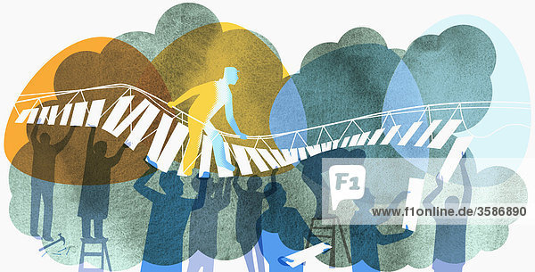 Mann geht auf Brücke getragen von Menschen