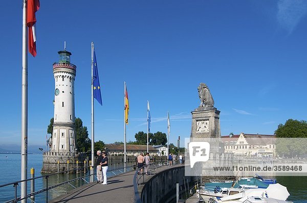 Hafeneinfahrt  Bodensee  Lindau  Bayern  Deutschland  Europa
