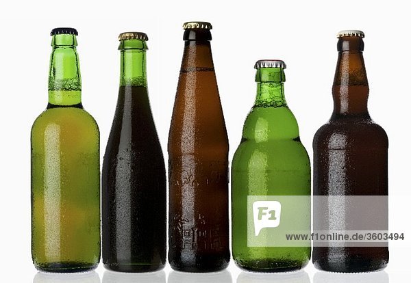 Verschiedene Biersorten in der Reihe