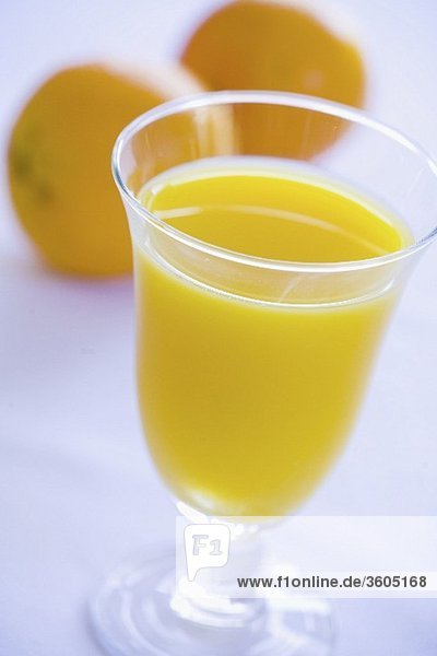 Ein Glas Orangensaft