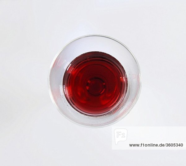 Glas Rotwein von oben
