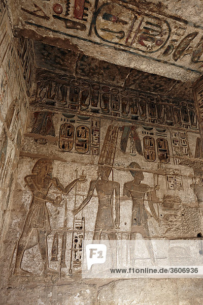 Reliefs  Medinet Habu  Luxor  Ägypten  Afrika