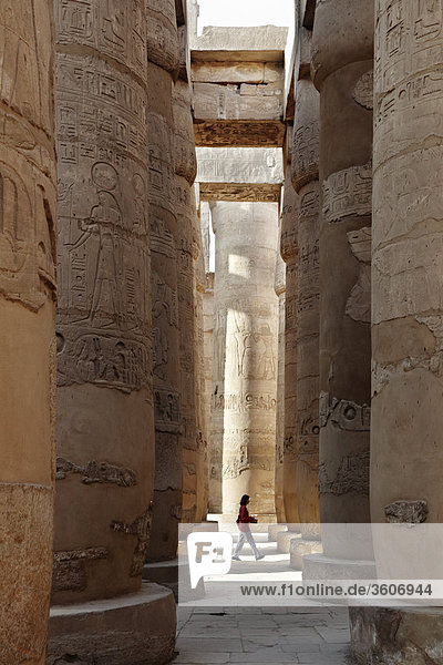 Hypostylhalle  Tempel von Karnak  Karnak  Ägypten  Afrika