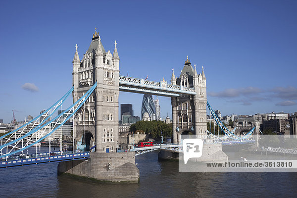 England  London  Tower Bridge und Themse