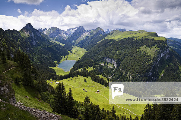 Ausblick auf den Sämtisersee und dem Alpsteingebirge  Brülisau  Kanton Appenzell Innerrhoden  Schweiz  Europa