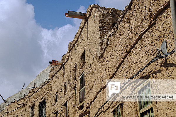 Häuserwand in Al Hamra  Oman  Naher Osten