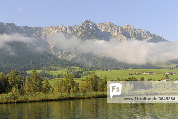 Zahmer Kaiser und Walchsee vom Camping Seespitz aus,  Tirol,  Österreich,  Europa