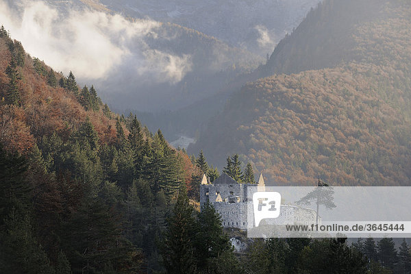 Burgruine  Predil Pass  Triglav Nationalpark  Slowenien  Europa