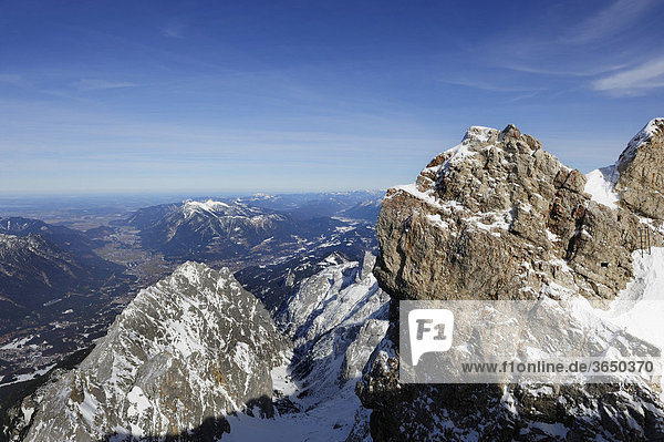 Zugspitze  2962m  und Waxenstein  Wettersteingebirge  Werdenfels  Oberbayern  Bayern  Deutschland  Europa
