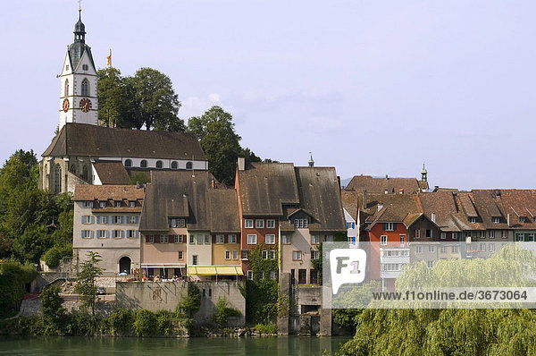 Laufenburg am Rhein Baden-Württemberg Deutschland und Schweiz Pfarrkirche auf der Schweizer Seite