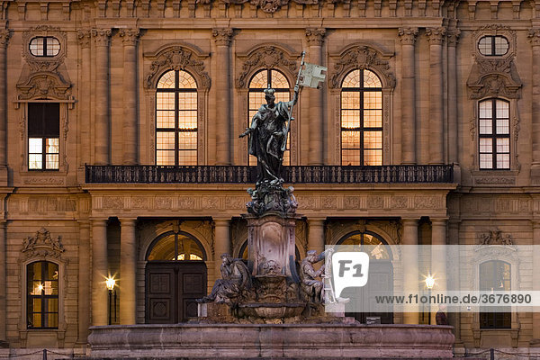 Würzburg Residenz Franconia-Brunnen Residenzplatz Unterfranken Bayern