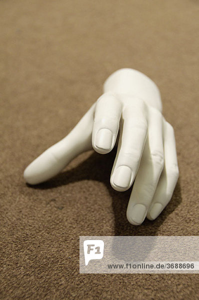 Eine Schaufensterpuppe Hand