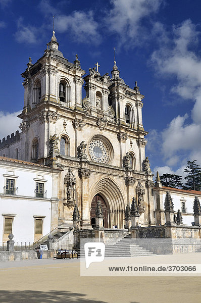 Kirche und Kloster der Heiligen Maria von AlcobaÁa  Mosteiro de Santa Maria de AlcobaÁa  UNESCO-Welterbe  Zisterzienserorden  AlcobaÁa  Estremadura  Portugal  Europa