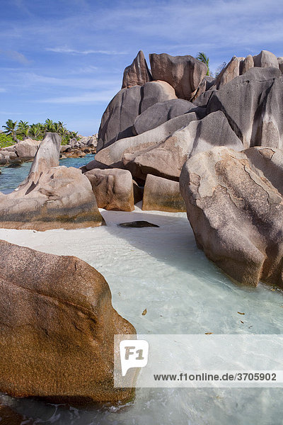 Granitfelsen und klares Wasser  Insel La Digue  Seychellen  Afrika  Indischer Ozean