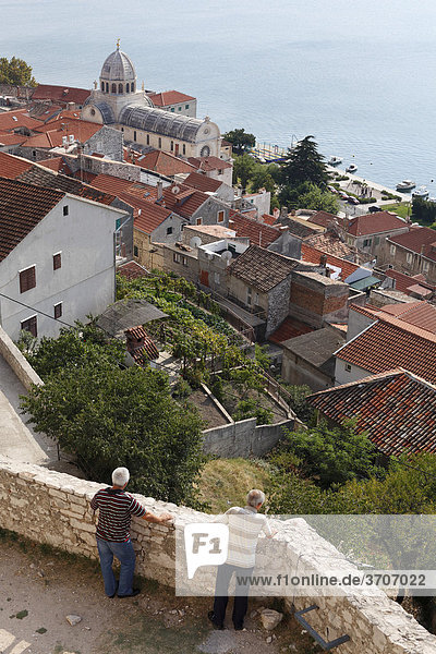 Blick von Festung über Altstadt mit Kathedrale  Sibenik  Dalmatien  Adria  Kroatien  Europa