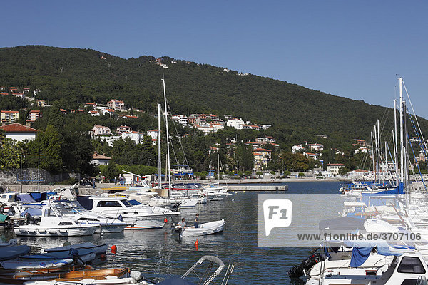 Hafen in Icici nahe Opatija  Istrien  Kroatien  Europa