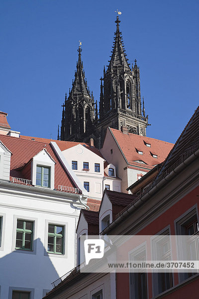 Blick auf die Türme des Doms in der Albrechtsburg in Meißen  Sachsen  Deutschland  Europa