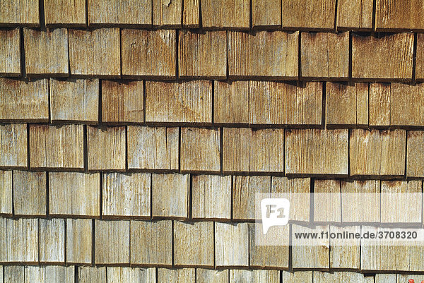 Hausfassade aus Holzschindeln  Allgäu  Bayern  Deutschland  Europa Hausfassade