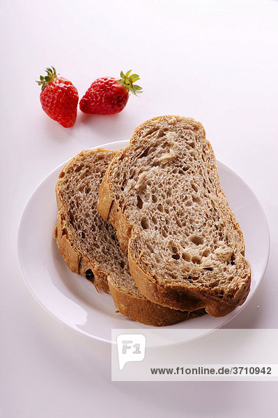 Frische Erdbeeren und Brot