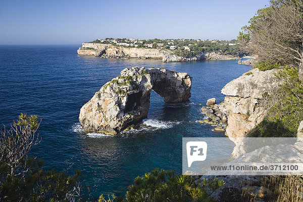 Felsentor Es Pontas  Bucht Cala Santanyi  Mallorca  Balearen  Mittelmeer  Spanien  Europa