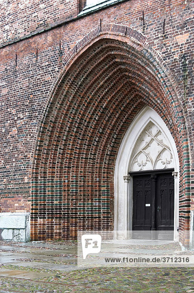 Greifswald Mecklenburg Vorpommern Deutschland gotisches Portal zum Dom St. Nikolai