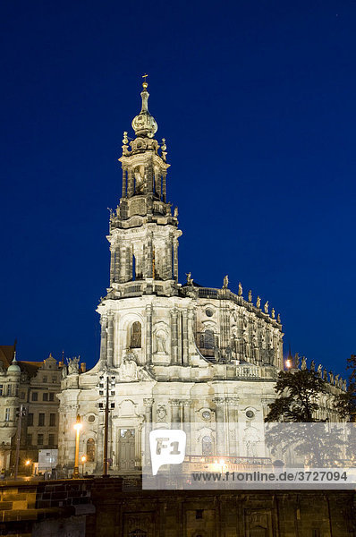 Kathedrale  Hofkirche  bei Nacht  Dämmerung  Dresden  Sachsen  Deutschland