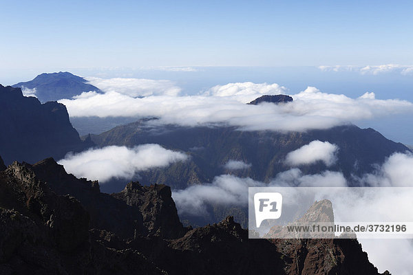 View from Pico de la Cruz of Cumbre Vieja  left  and Pico Bejenado  right  Caldera de Taburiente National Park  La Palma  Canary Islands  Spain