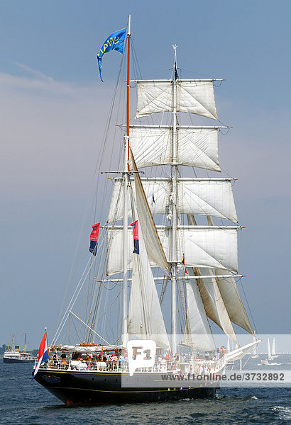 Segelschiff auf der Windjammerparade der Kieler Woche 2006  Kieler Förde  Schleswig-Holstein  Deutschland  Europa