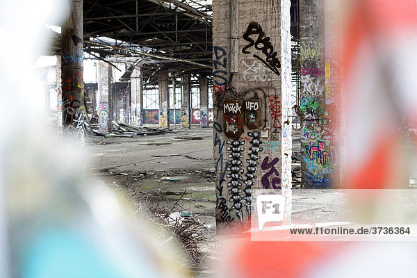 Industrial ruin  dilapidated buildings on the RAW site in Friedrichshain  Berlin  Germany