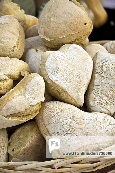Herzförmiges  selbstgemachtes Brot