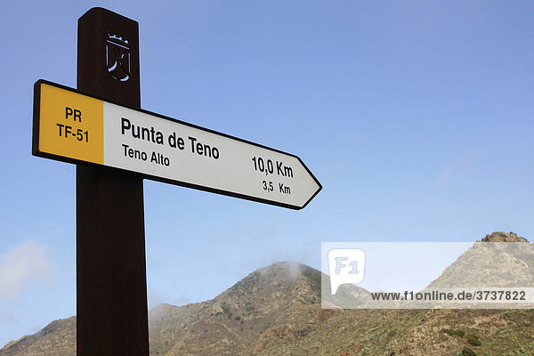 Wanderwegweiser Richtung Punta de Teno  Teneriffa  Kanarische Inseln  Spanien  Europa