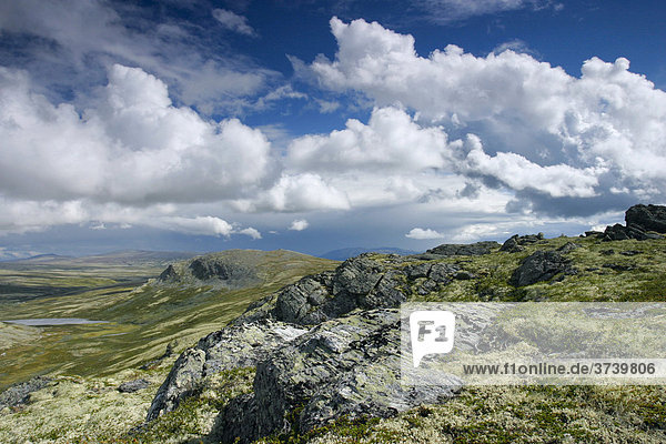 Landschaft  Wolkenformation  im Nationalpark Rondane  Norwegen  Skandinavien  Nordeuropa