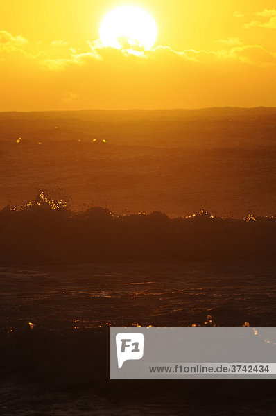 Sonnenuntergang am Atlantik  Fuerteventura  Kanarische Inseln  Kanaren  Spanien  Europa