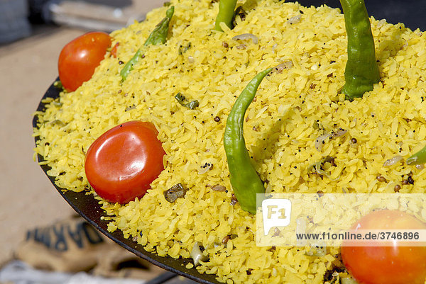 Reis grüne Chilis und Tomaten Ram Devra Pilgerfest Ramdevra Pokaran Rajasthan Nordindien Indien Asien