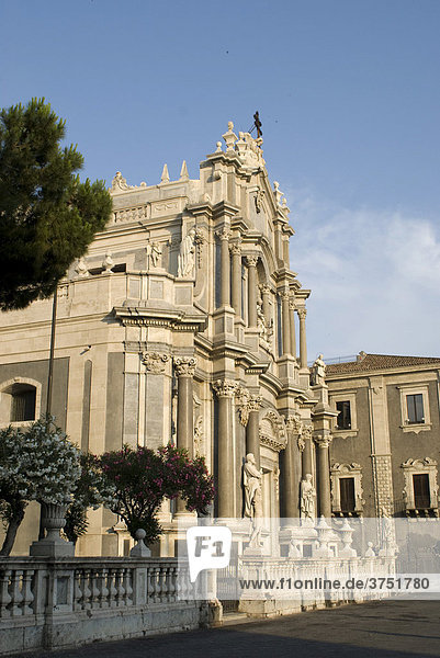Dom  Westwerk (westliche Fassade)  Piazza del Duomo  Catania  Sizilien  Italien  Süditalien