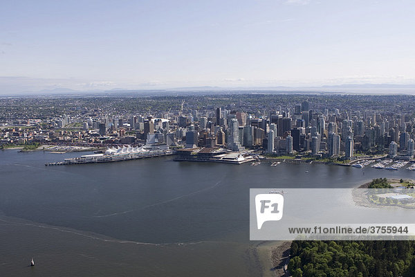 Stanley Park  Coral Harbour und Skyline von Vancouver  British Columbia  Kanada  Nordamerika