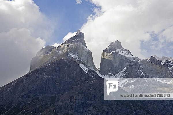 The peaks of Los Cuernos  Torres del Paine National Park  Patagonia  Chile  South America