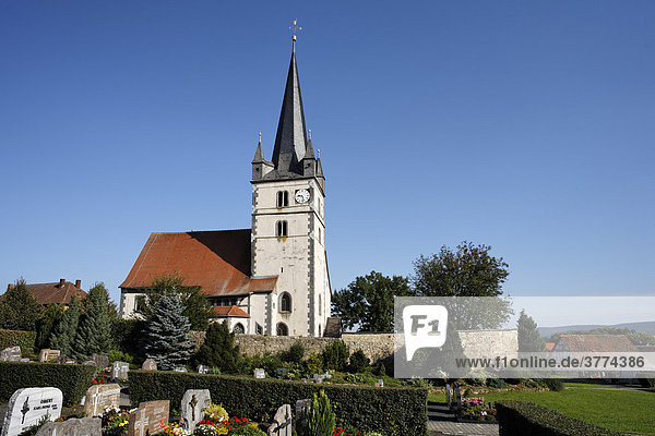 Evangelische Kirche in Sondheim vor der Rhön  Rhön-Grabfeld  Unterfranken  Bayern