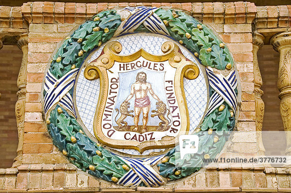 Kunstvolle Keramik Wappen von Cadiz Palacio de Espana  Sevilla  Andalusien  Spanien  Europa