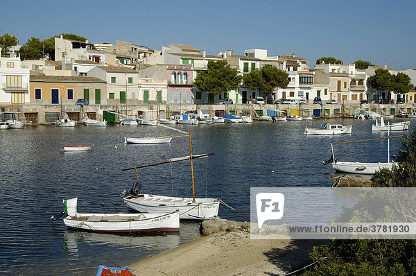 Bucht mit Booten  Porto Colom  Mallorca  Spanien