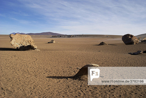 Lavabrocken in der Wüste  Hochland von Uyuni  Bolivien