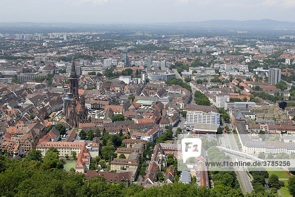 Freiburg im Breisgau - Blick vom Schloßbergturm - Baden Württemberg  Süddeutschland  Deutschland  Europa.